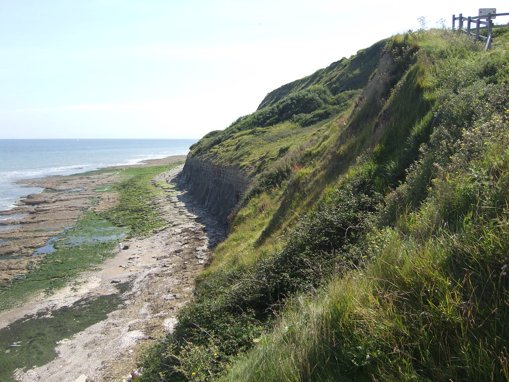 Falaises et plage sur la côte normande